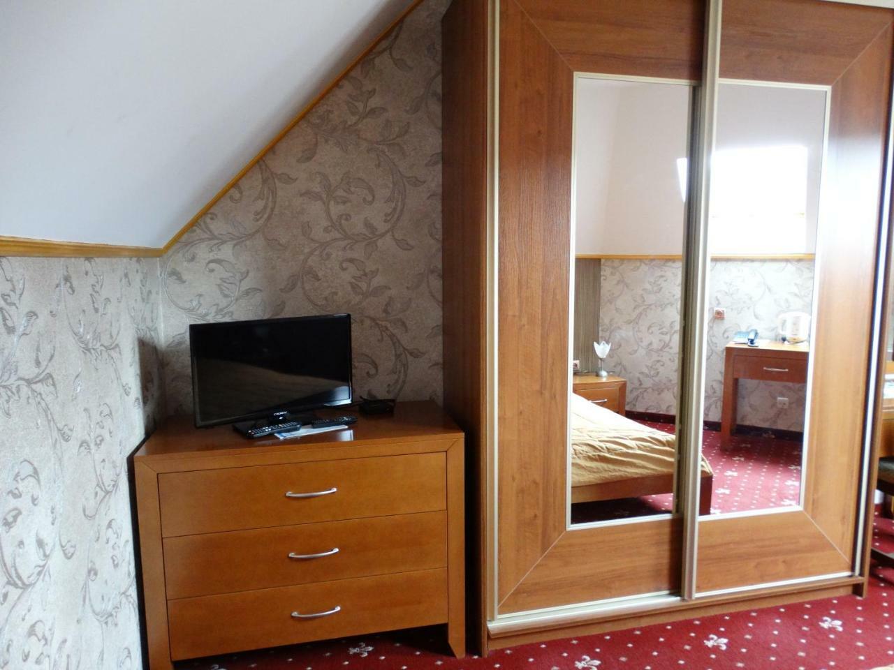 Vesta Hotel Монтана Экстерьер фото